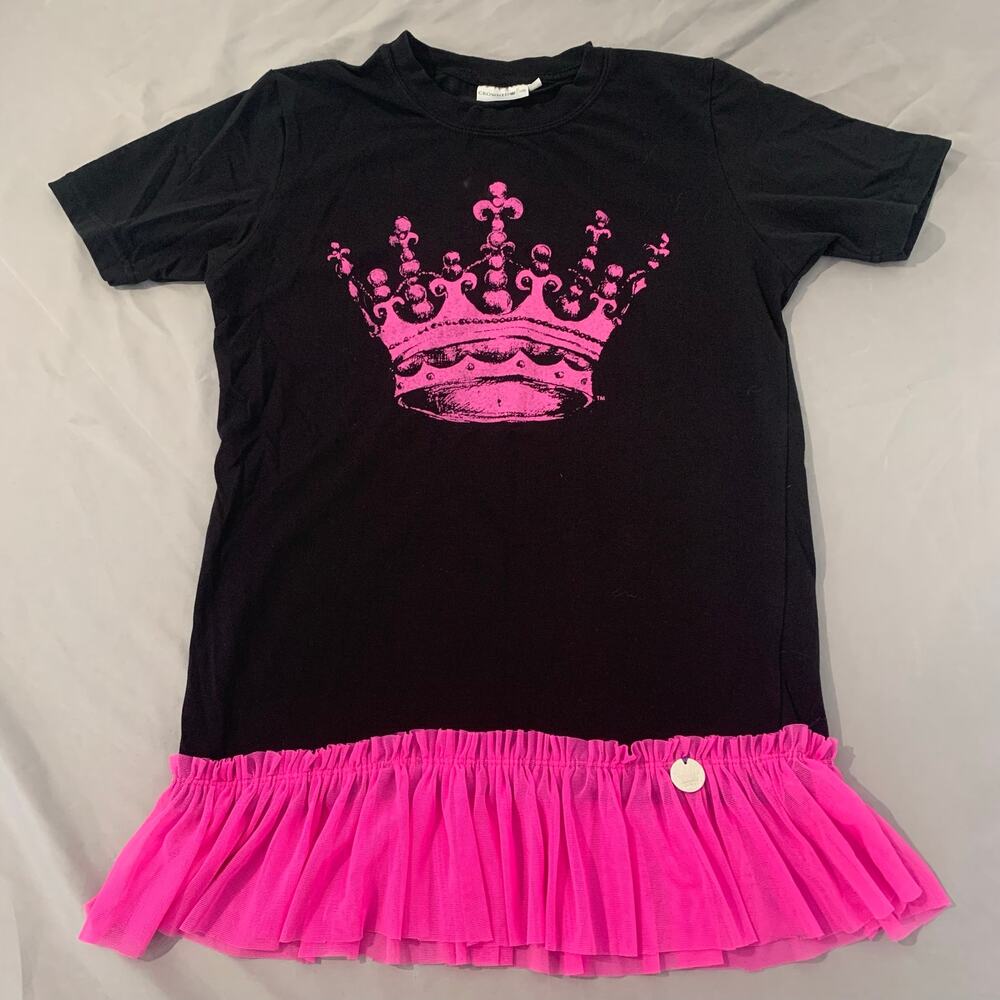 Crowned Free Kids Crown Graphic Tee size medium